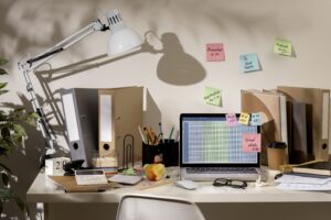 Alquiler de espacios de trabajo en Madrid mesa trabajo